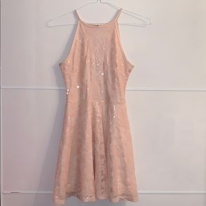 Beautiful light pink dress!